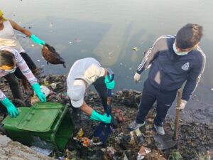 रानी तालाब धैया में चला विशेष सफाई अभियान, उपायुक्त ने किया श्रमदान और वृक्षारोपण